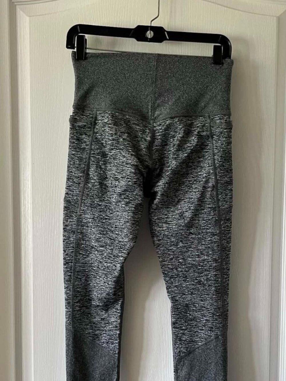 Athleta Women's Exhale Heel Tight Stash Pocket Softluxe size Small